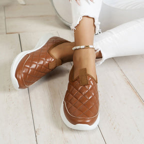 Tenis Slip On Casual Matelassê Feminino Soft Sunny